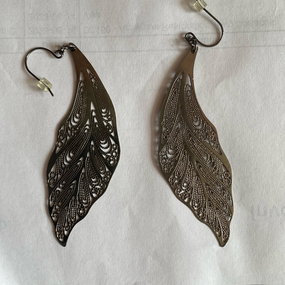 Metal feather earrings
